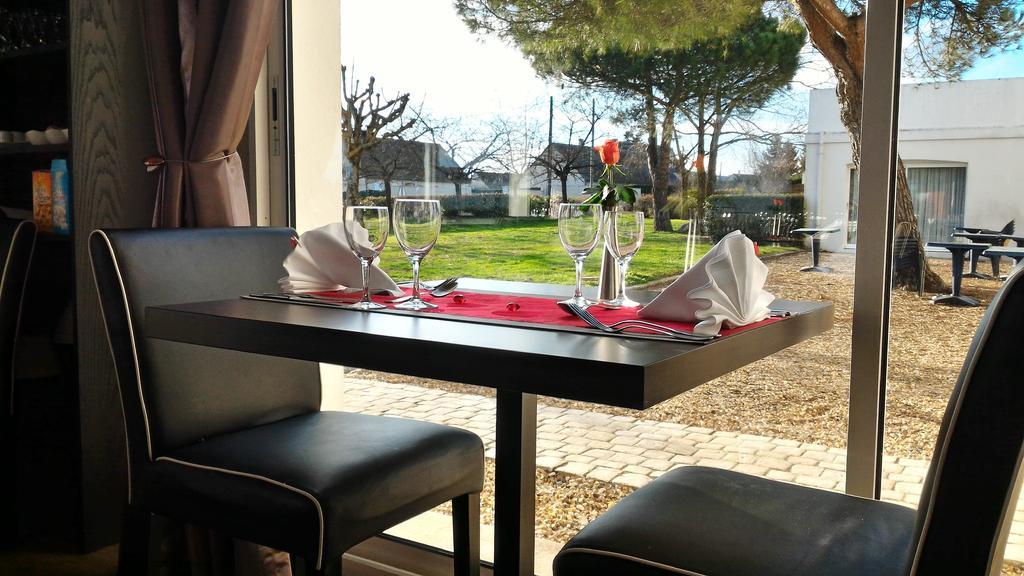 Logis Hotel Restaurant Des Chateaux Azay-le-Rideau Exterior foto