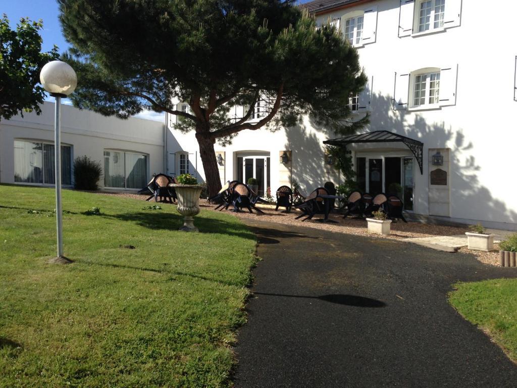 Logis Hotel Restaurant Des Chateaux Azay-le-Rideau Exterior foto