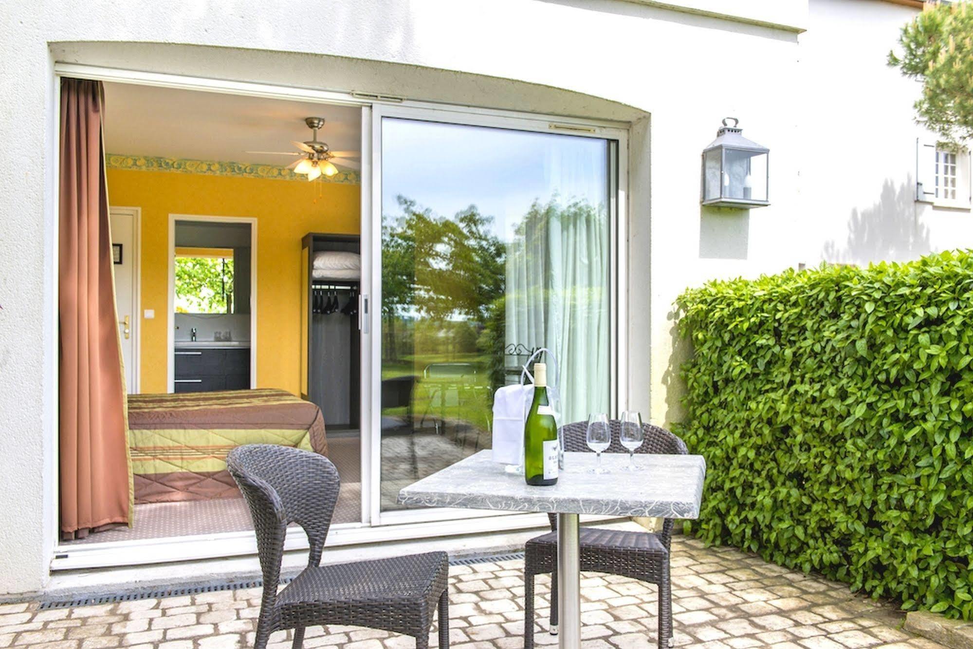 Logis Hotel Restaurant Des Chateaux Azay-le-Rideau Exterior foto